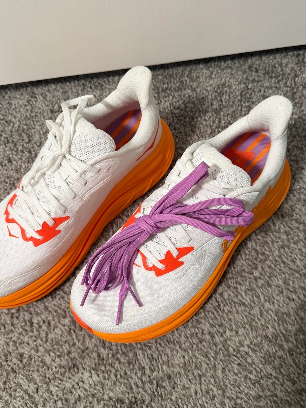Hoka One One White & Orange Women's Clifton 10 Athletic Running Shoes, Size 9B - Picture 6 of 11